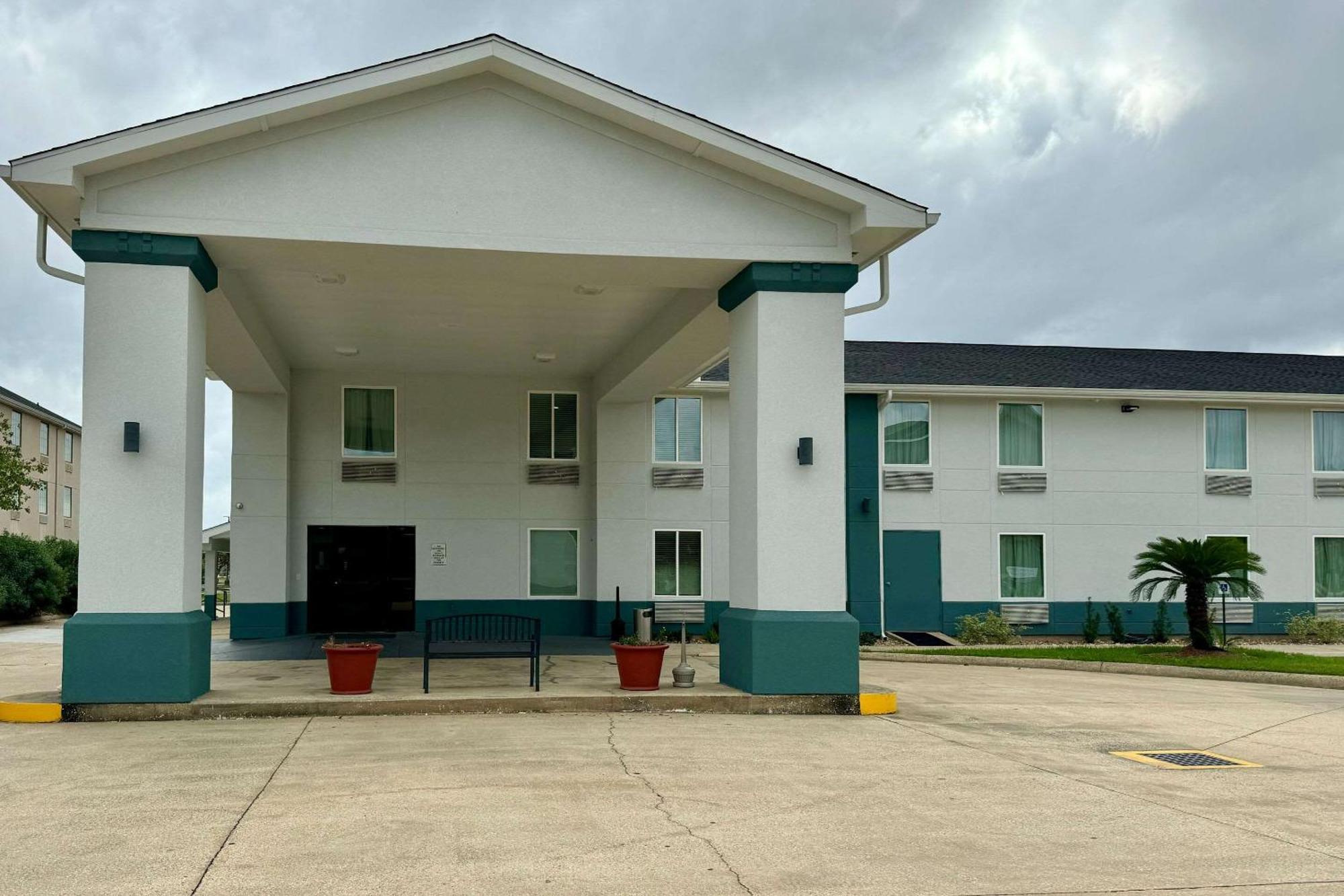 Quality Inn Sulphur Exterior photo