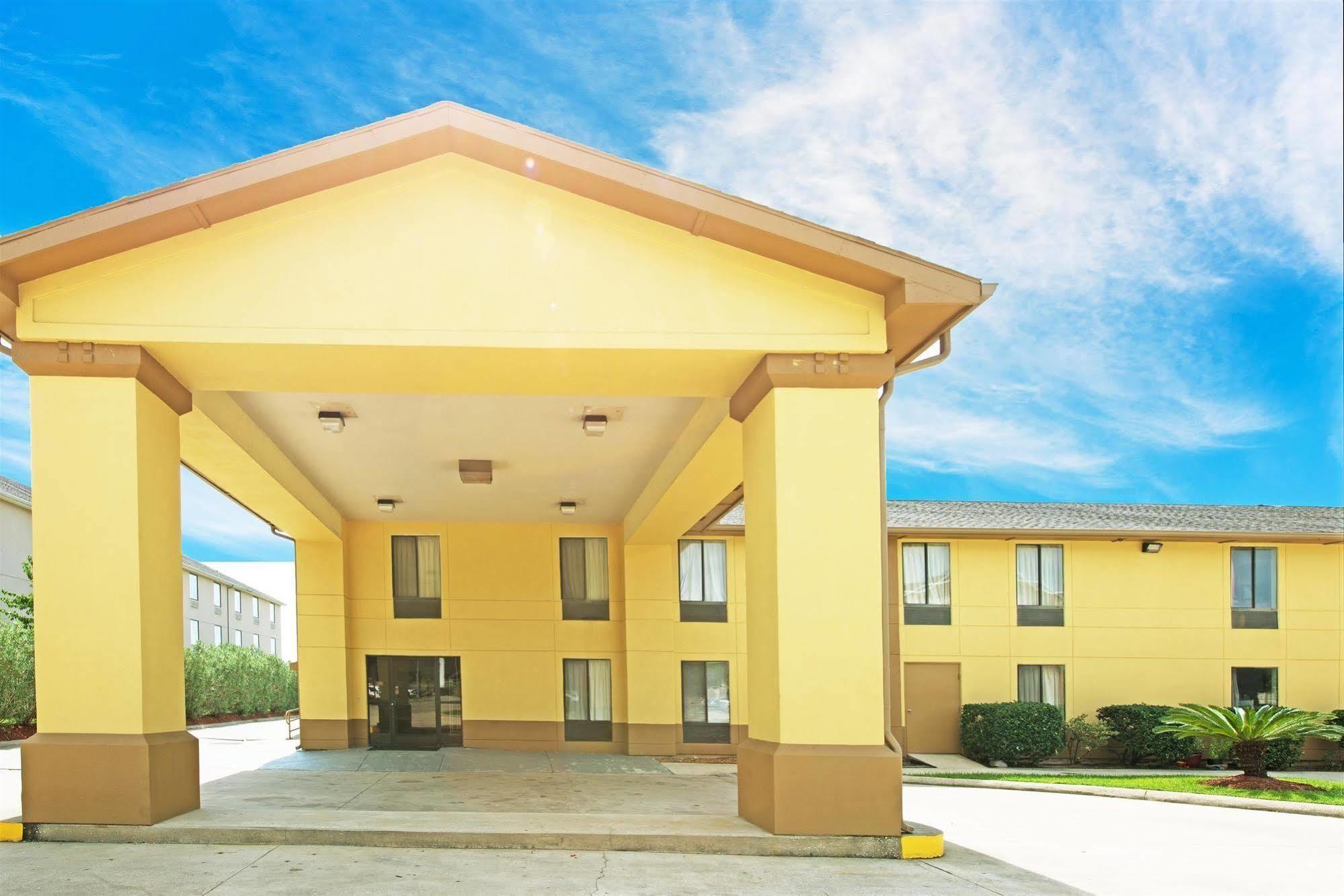 Quality Inn Sulphur Exterior photo